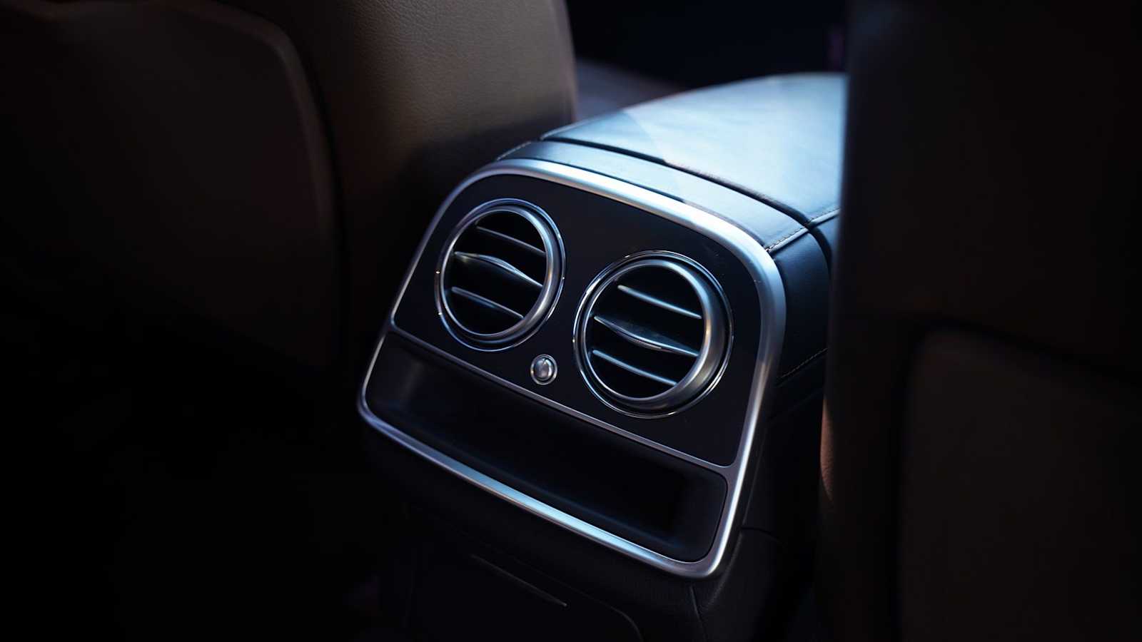 Thumbnail: 2015 Mercedes-Benz S-Class - 17