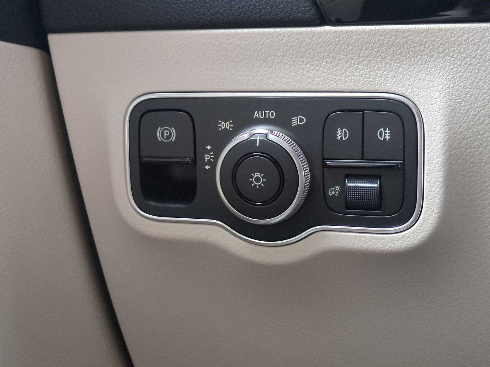 Thumbnail: 2026 Mercedes-Benz GLA - 28