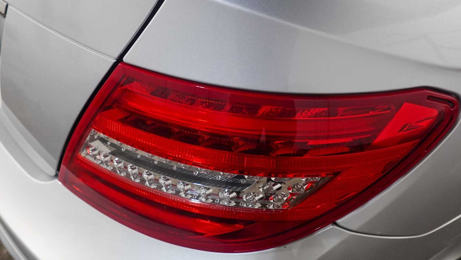 Thumbnail: 2015 Mercedes-Benz C-Class - 13