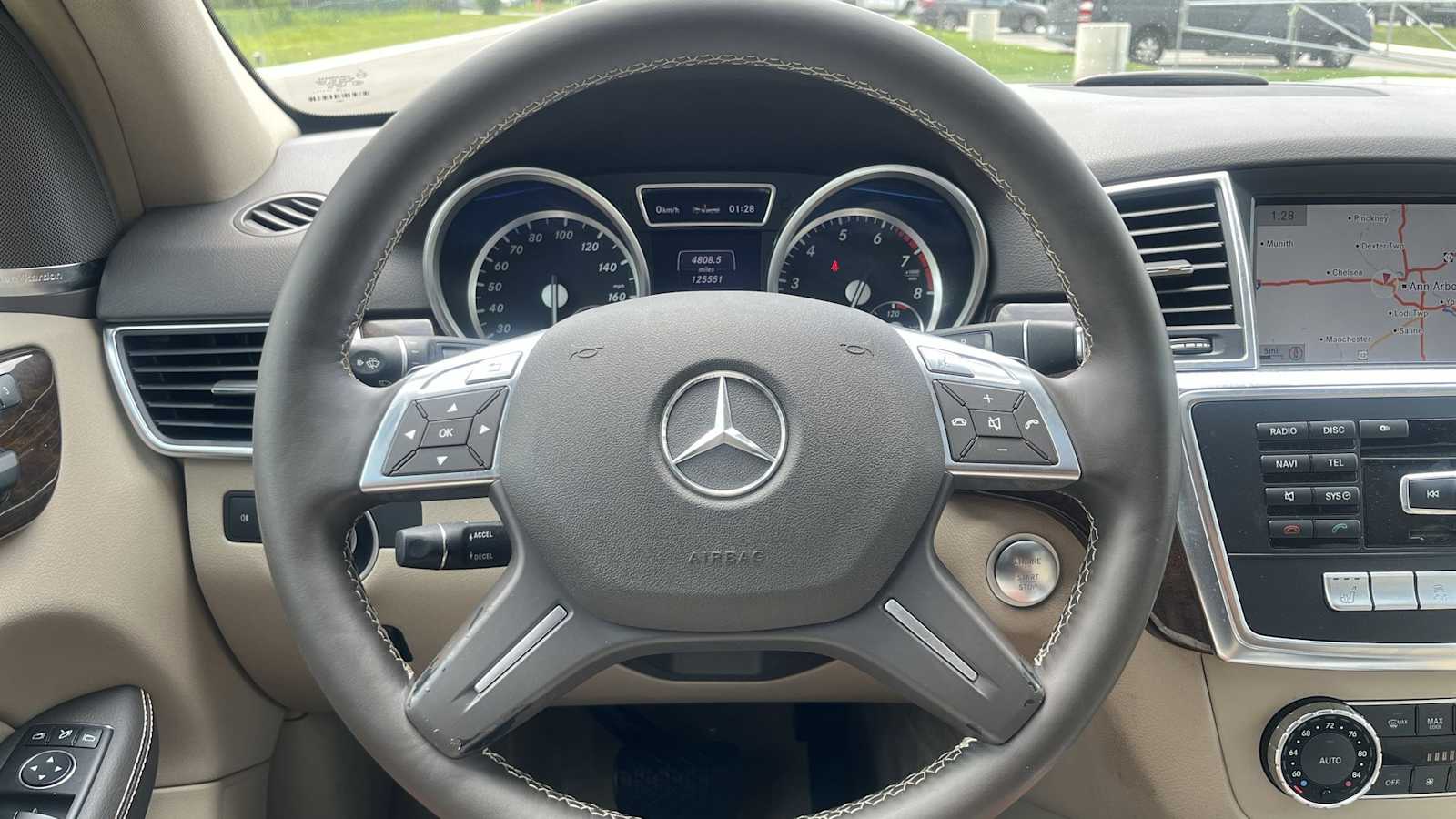 Thumbnail: 2013 Mercedes-Benz M-Class - 41