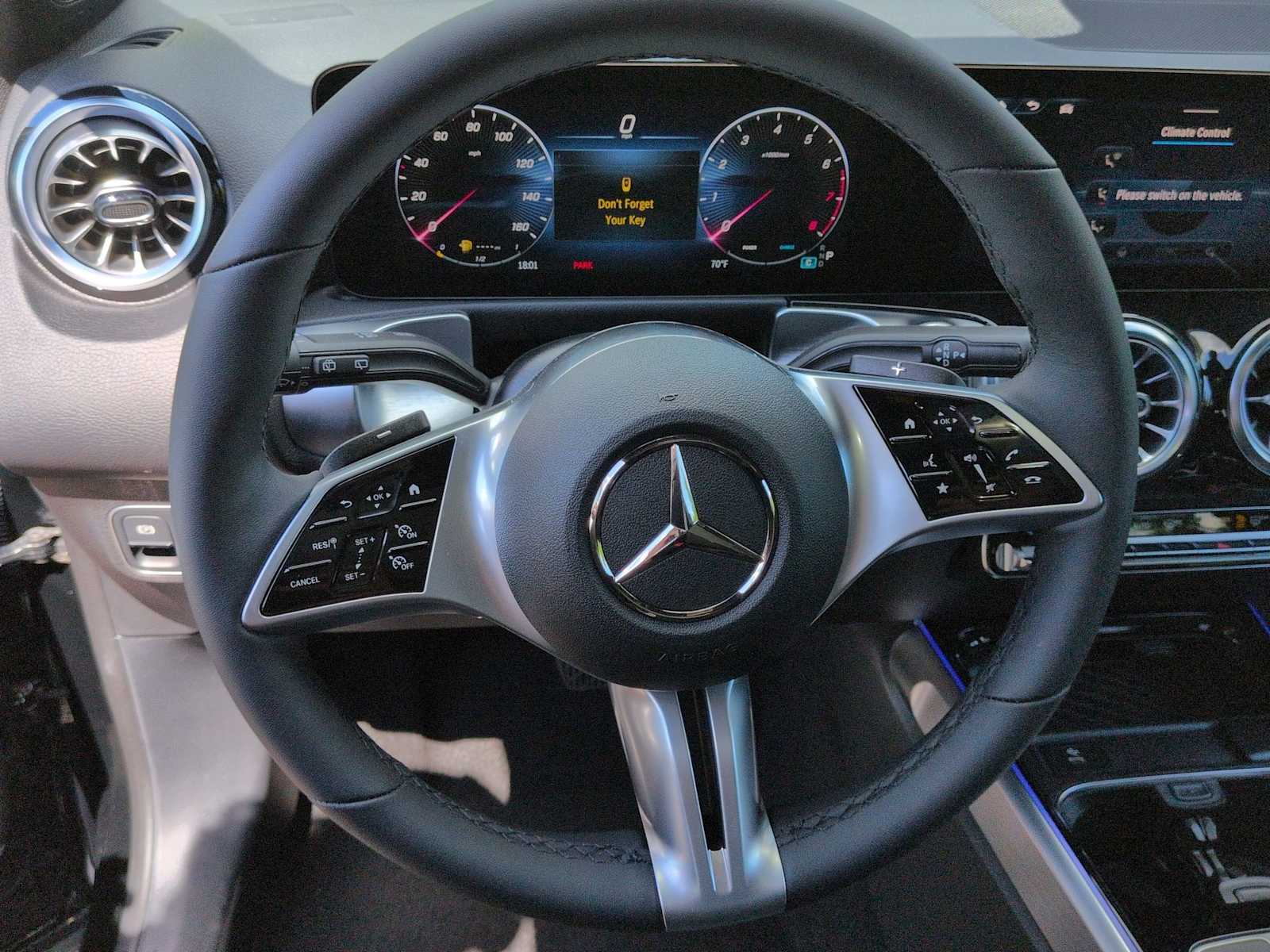 Thumbnail: 2026 Mercedes-Benz GLB - 25