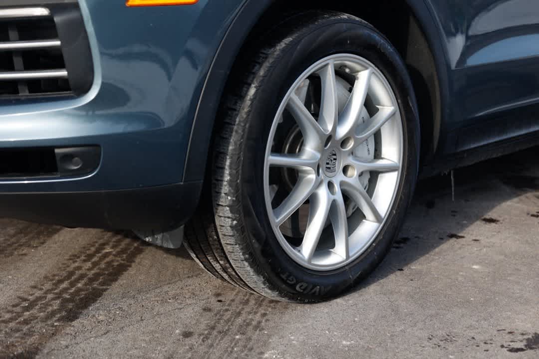 Thumbnail: 2020 Porsche Cayenne - 24