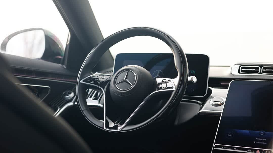 Thumbnail: 2023 Mercedes-Benz S-Class - 17