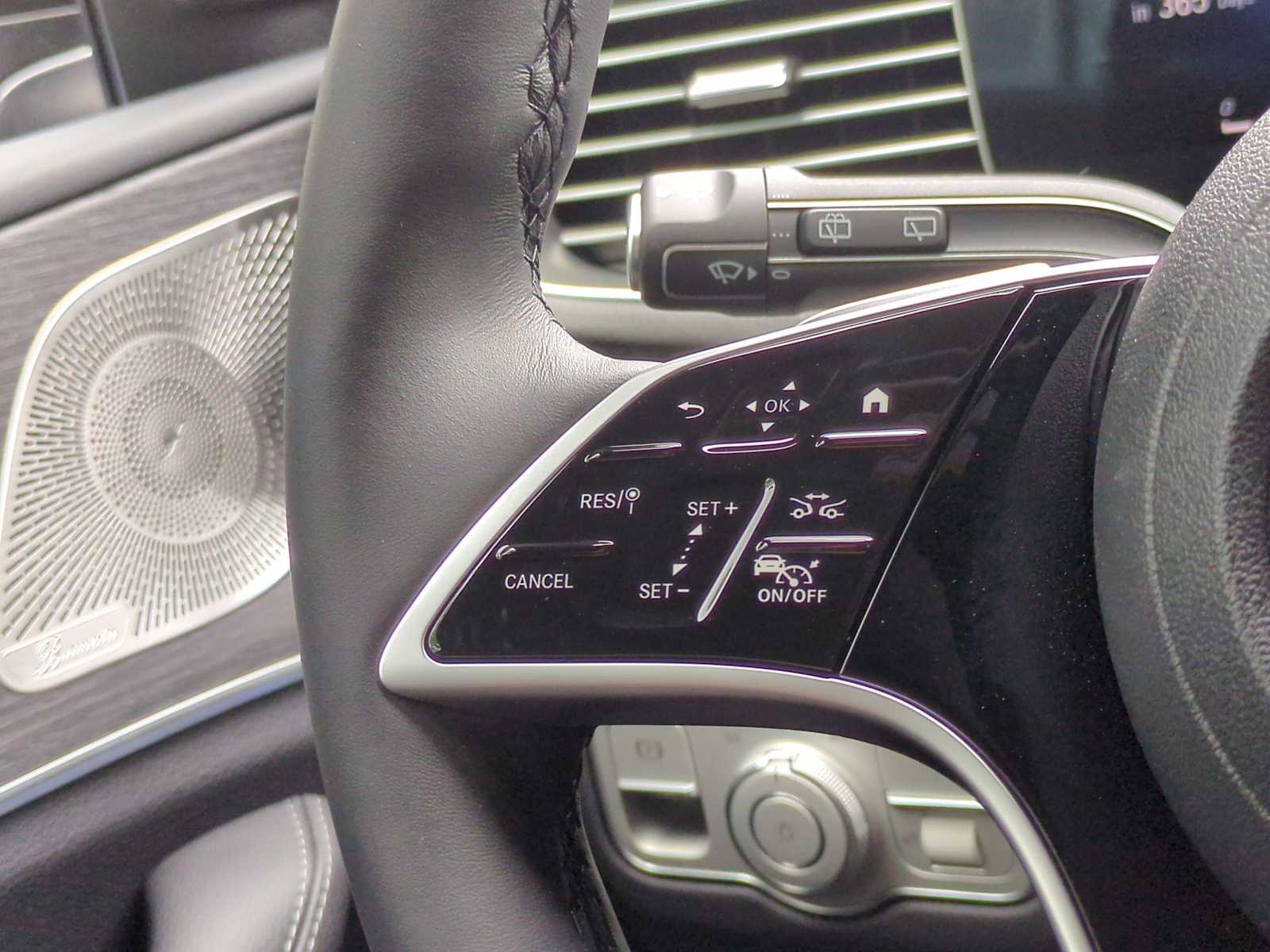 Thumbnail: 2025 Mercedes-Benz GLS - 26