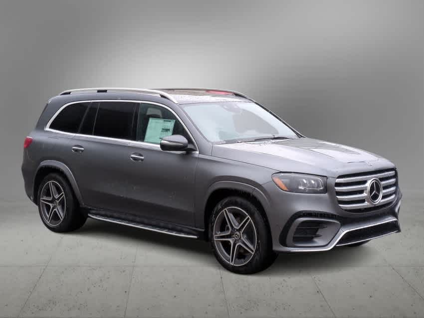 2025 Mercedes Benz GLS 450 4MATIC photo 2