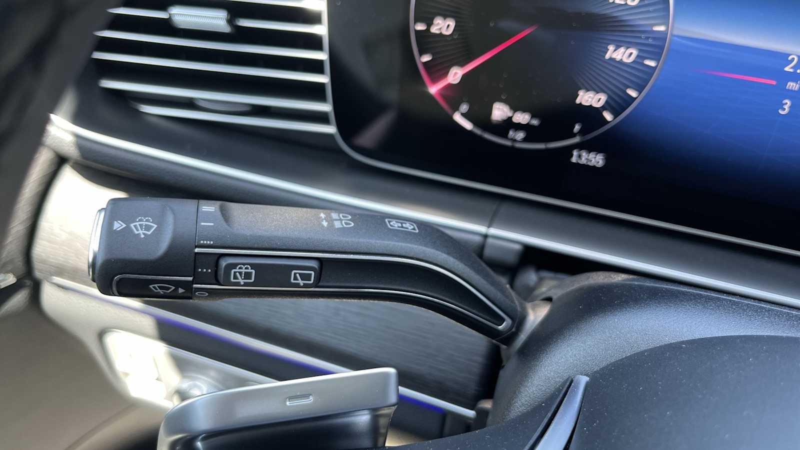 Thumbnail: 2026 Mercedes-Benz GLE - 40