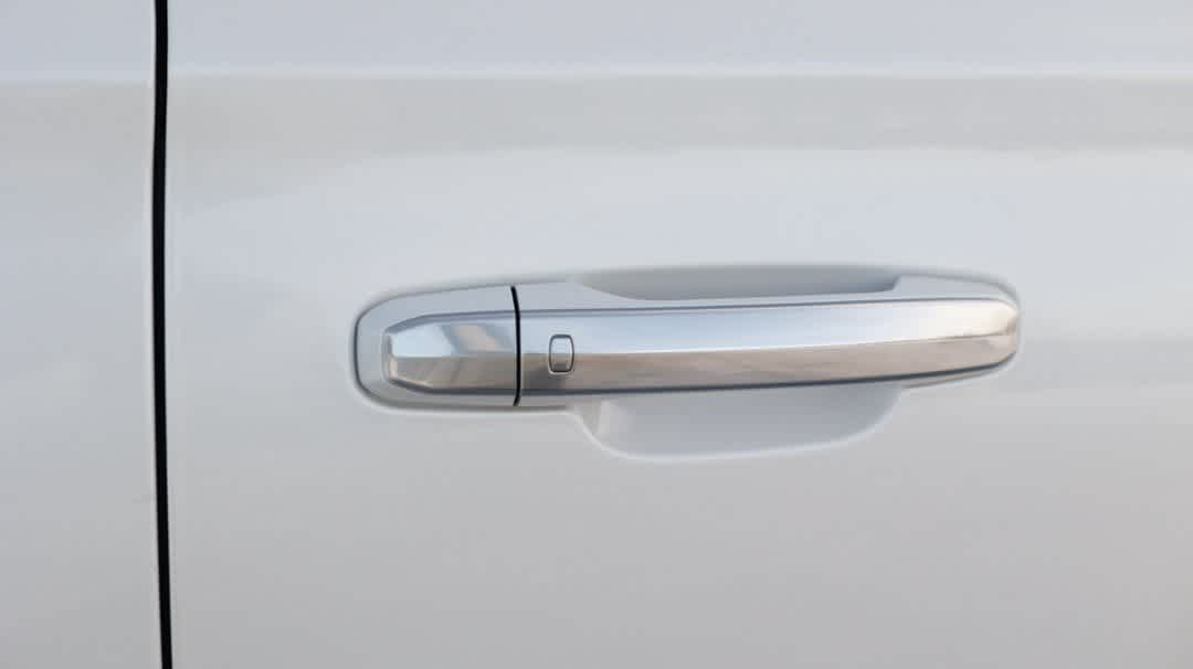 Thumbnail: 2016 Cadillac Escalade - 16