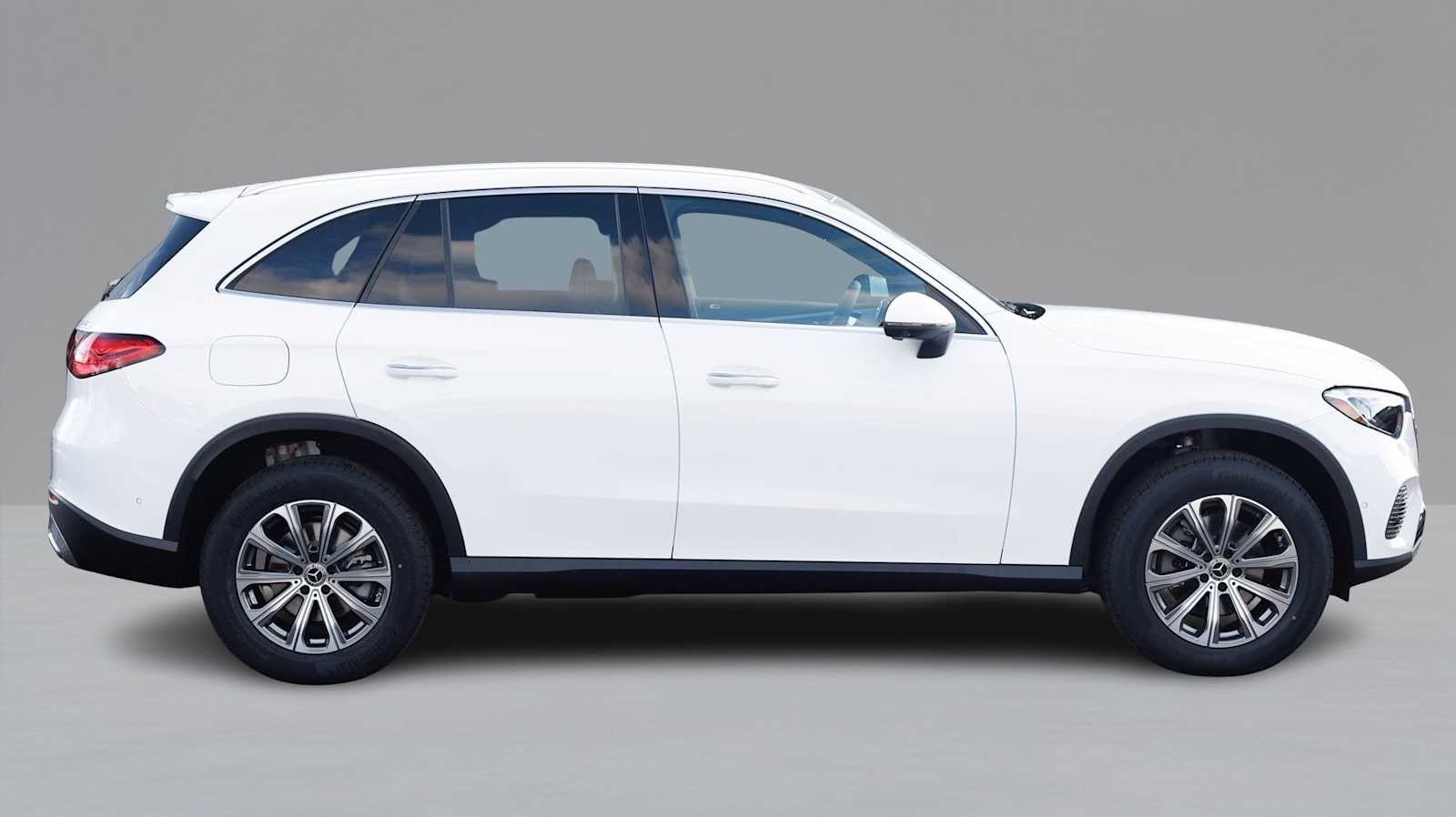 2026 Mercedes Benz GLC 300 4MATIC photo 2