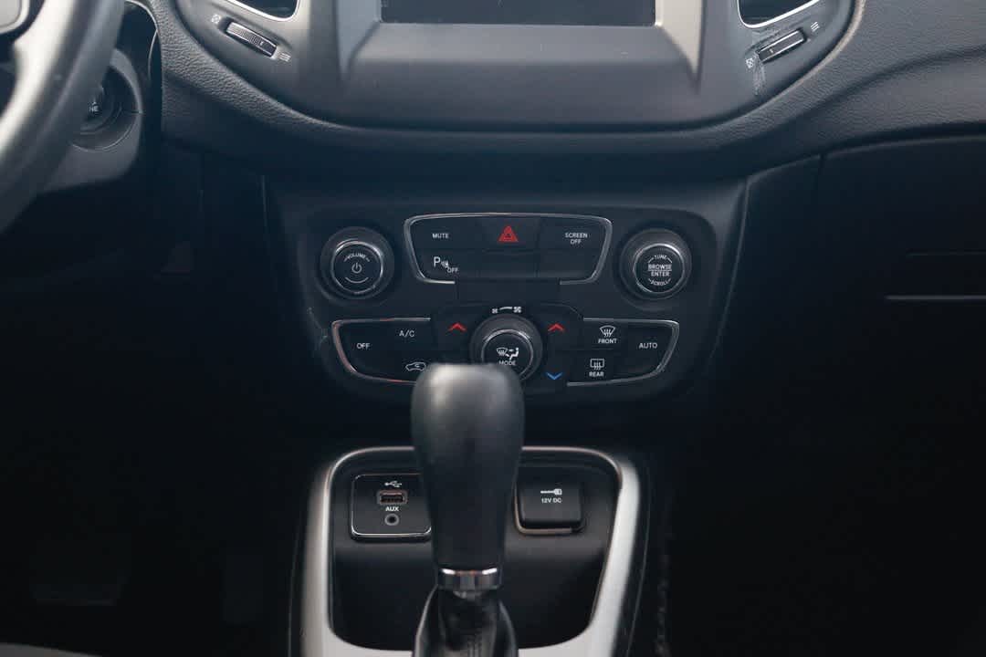 Thumbnail: 2018 Jeep Compass - 23