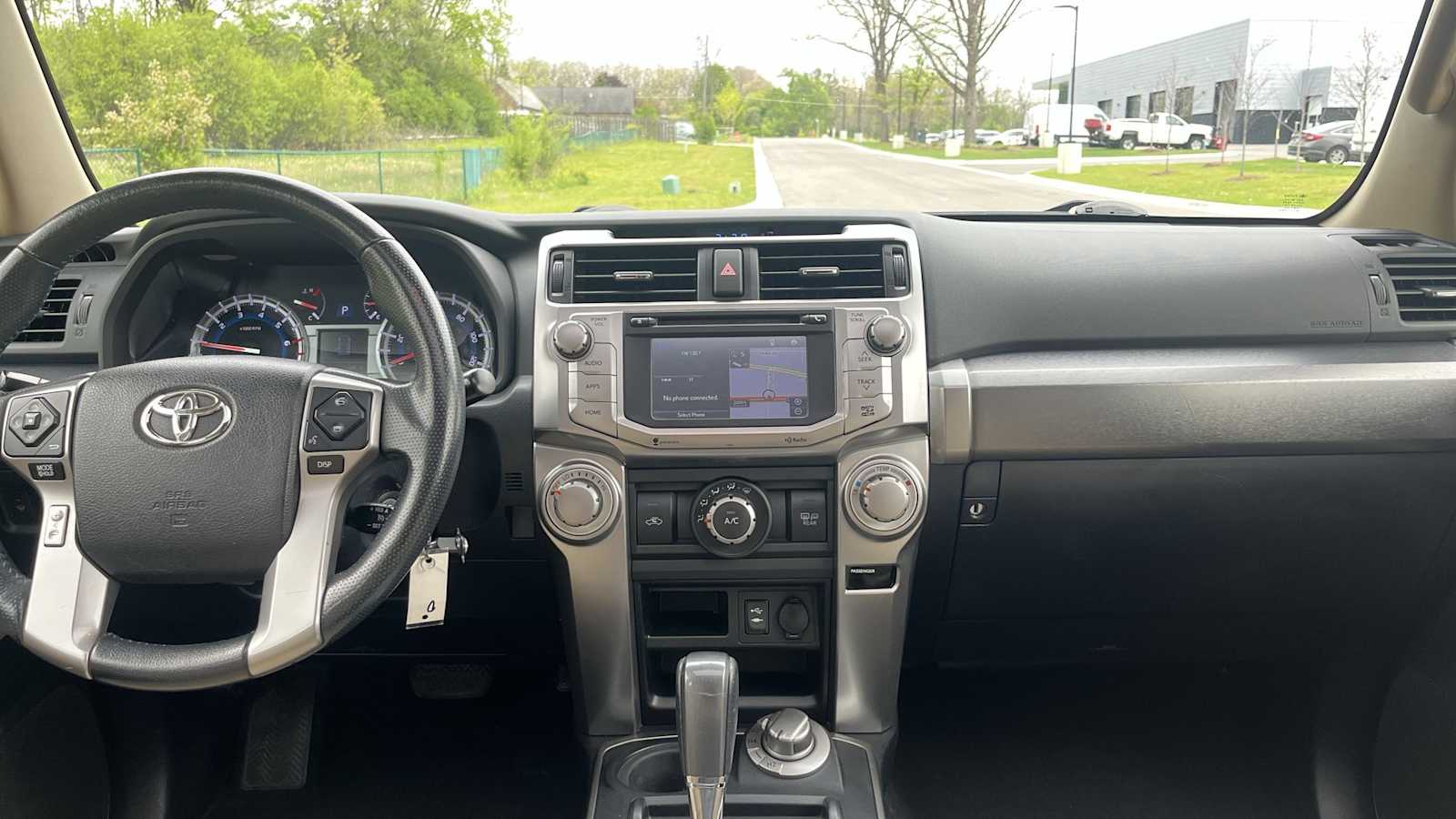 Thumbnail: 2015 Toyota 4Runner - 27