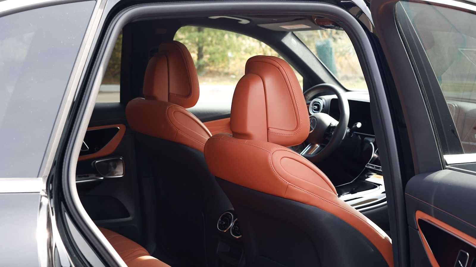 Thumbnail: 2026 Mercedes-Benz GLC - 16