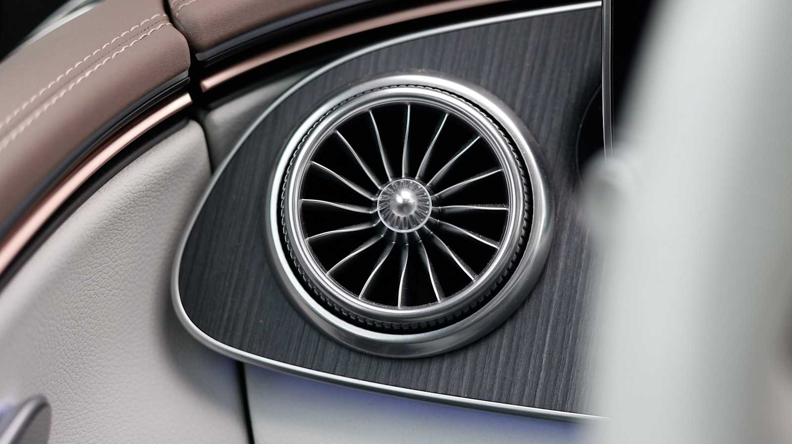 Thumbnail: 2023 Mercedes-Benz EQS - 29