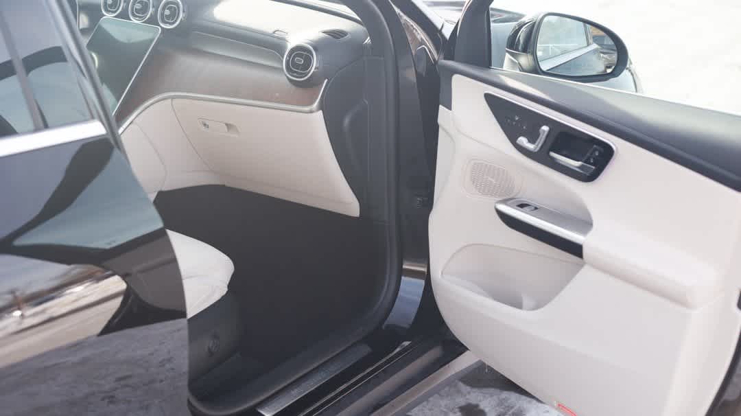 Thumbnail: 2024 Mercedes-Benz GLC - 36