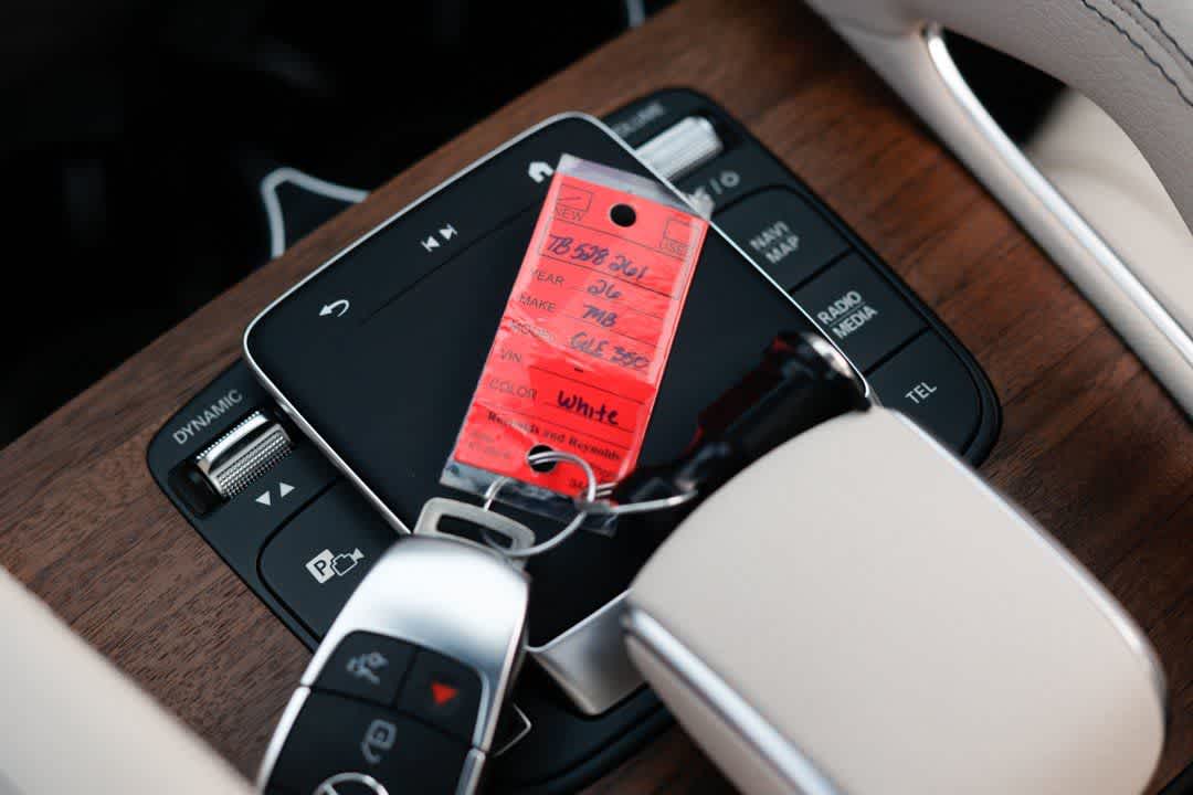 Thumbnail: 2026 Mercedes-Benz GLE - 36