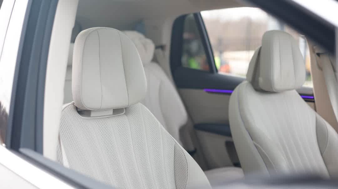 Thumbnail: 2023 Mercedes-Benz EQS - 12