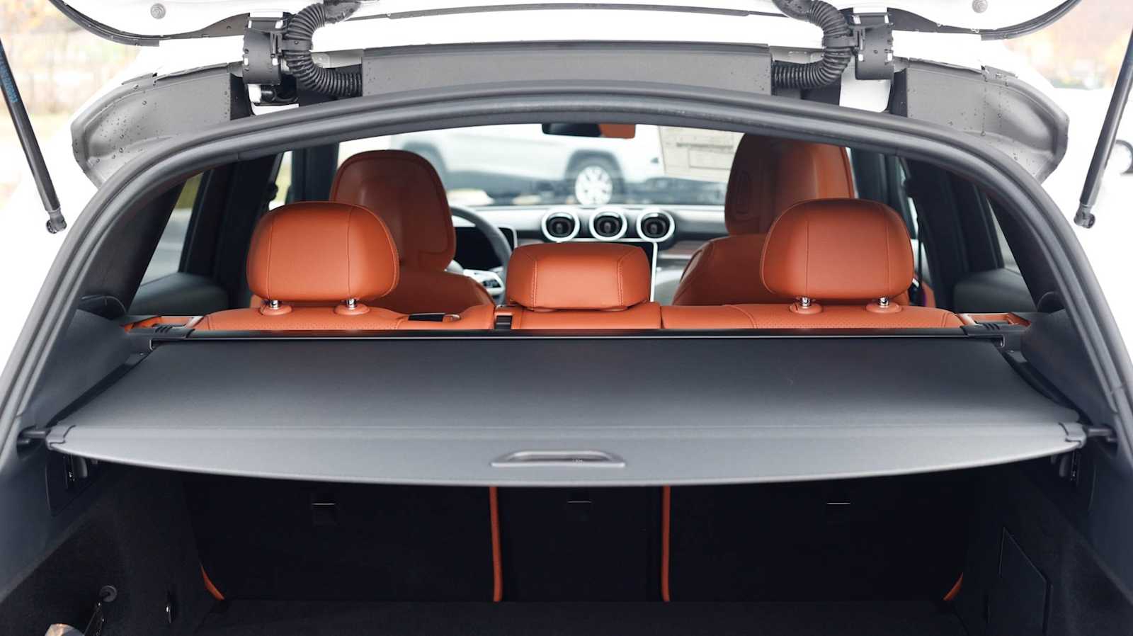 Thumbnail: 2026 Mercedes-Benz GLC - 24