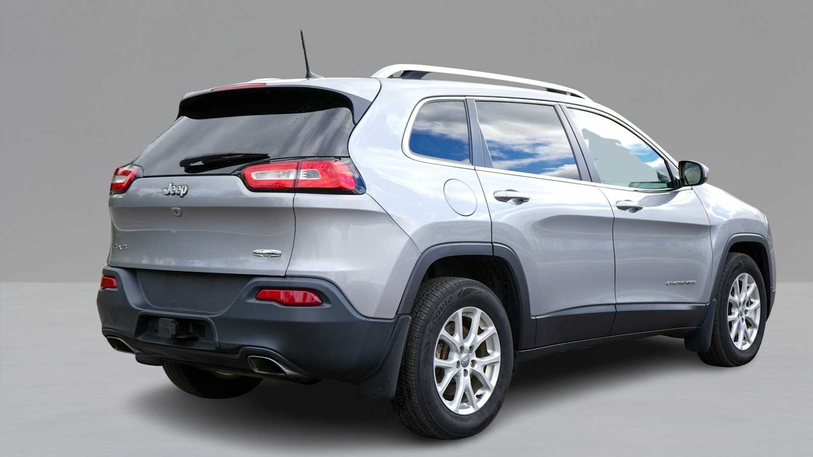 Thumbnail: 2016 Jeep Cherokee - 5