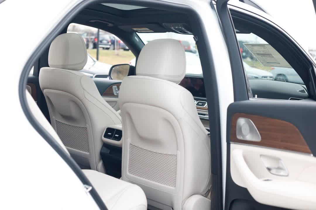 Thumbnail: 2026 Mercedes-Benz GLE - 13