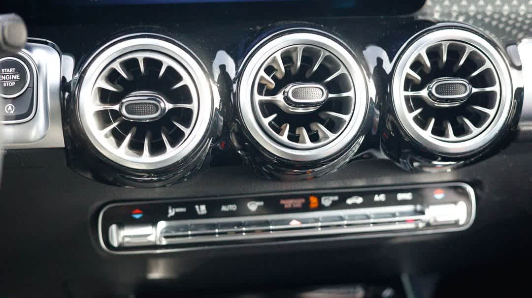 Thumbnail: 2025 Mercedes-Benz GLB - 25