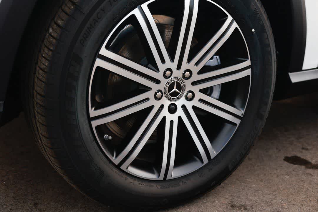 Thumbnail: 2026 Mercedes-Benz GLE - 26