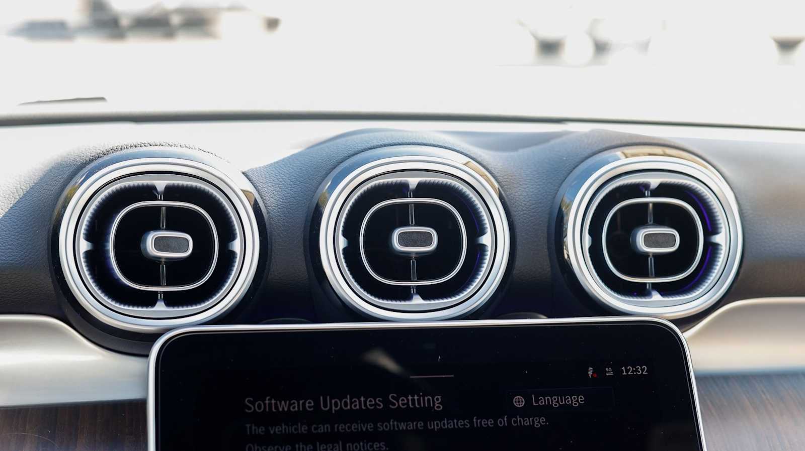 Thumbnail: 2026 Mercedes-Benz GLC - 21