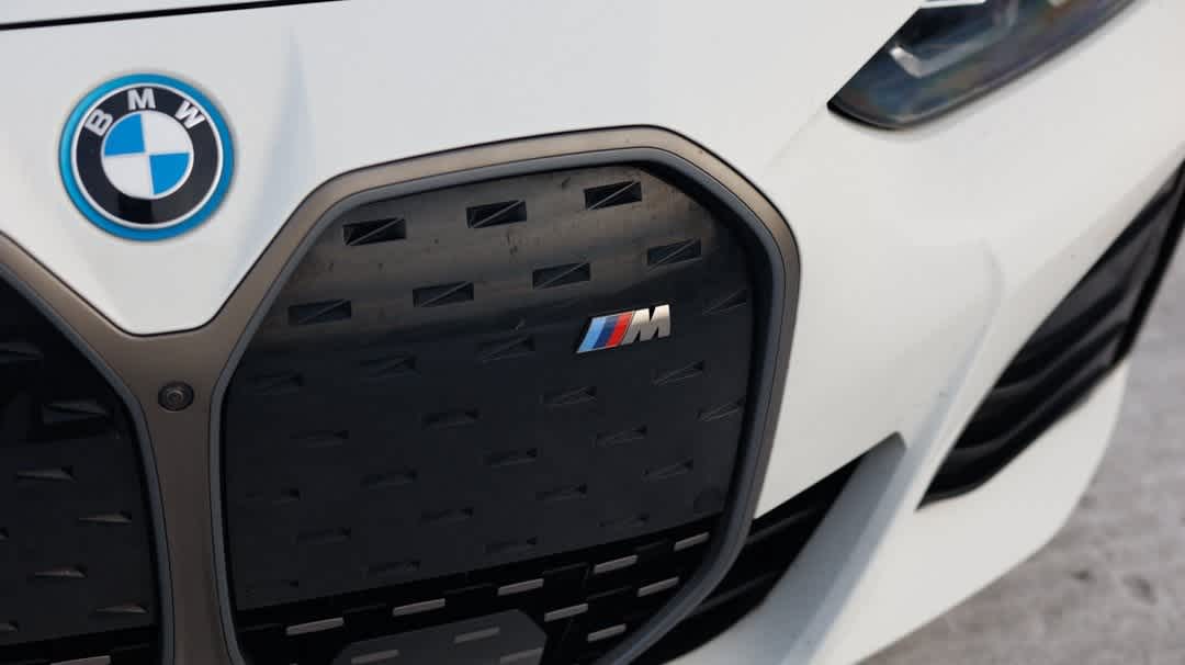 Thumbnail: 2022 BMW i4 - 13