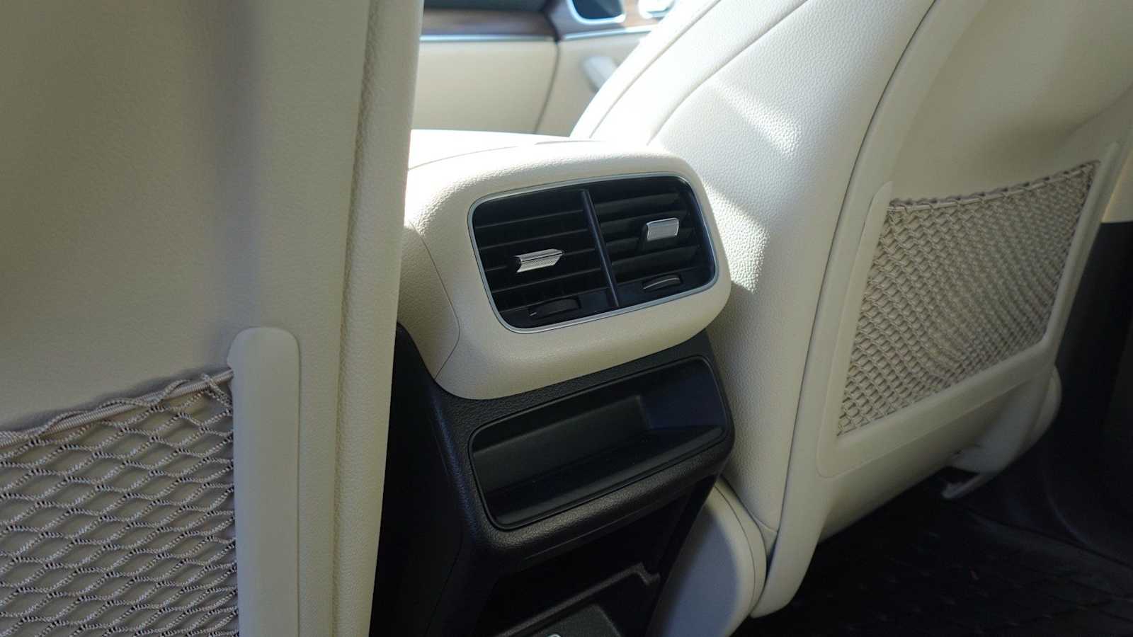 Thumbnail: 2026 Mercedes-Benz GLE - 27