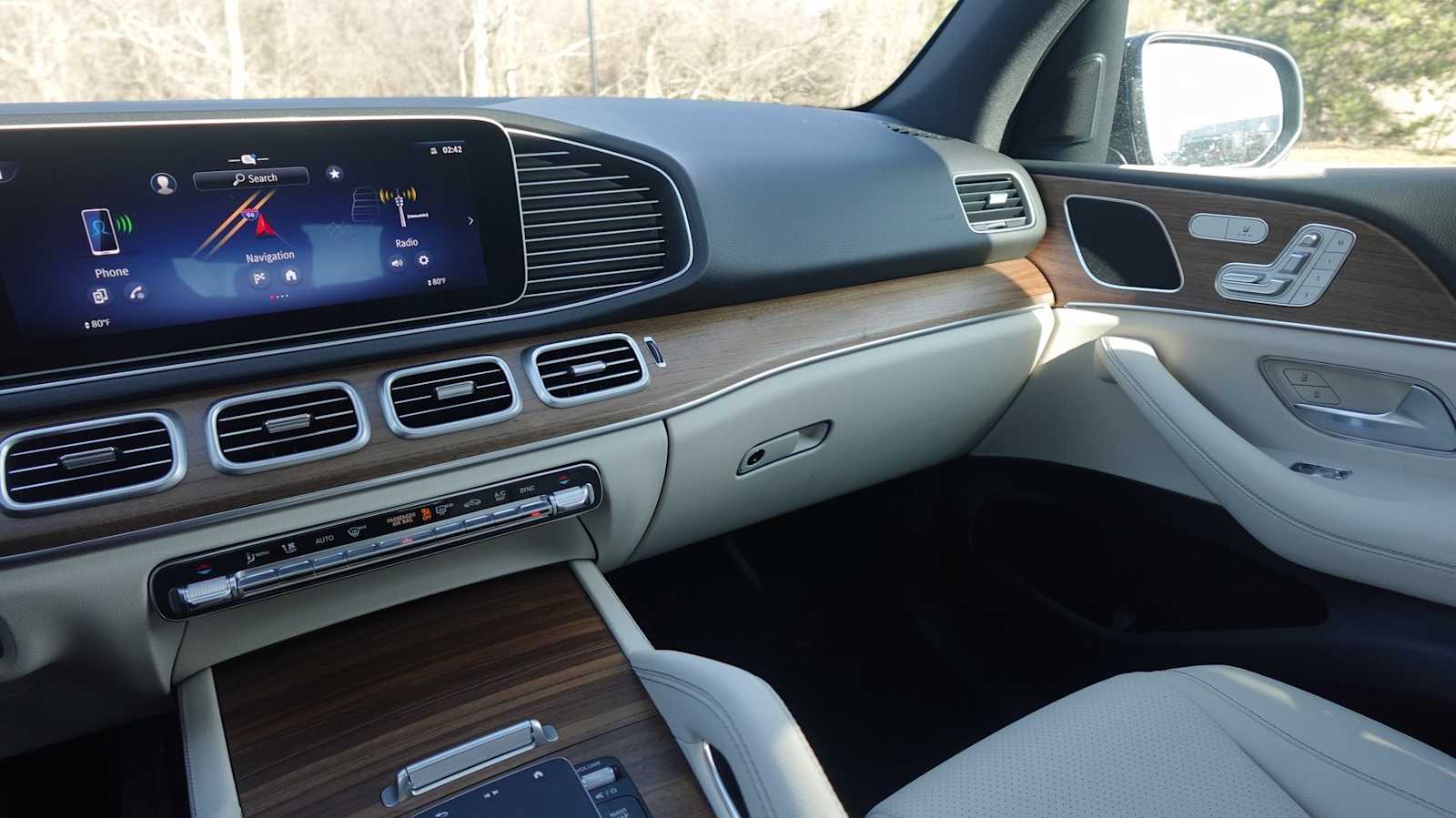 Thumbnail: 2026 Mercedes-Benz GLE - 31