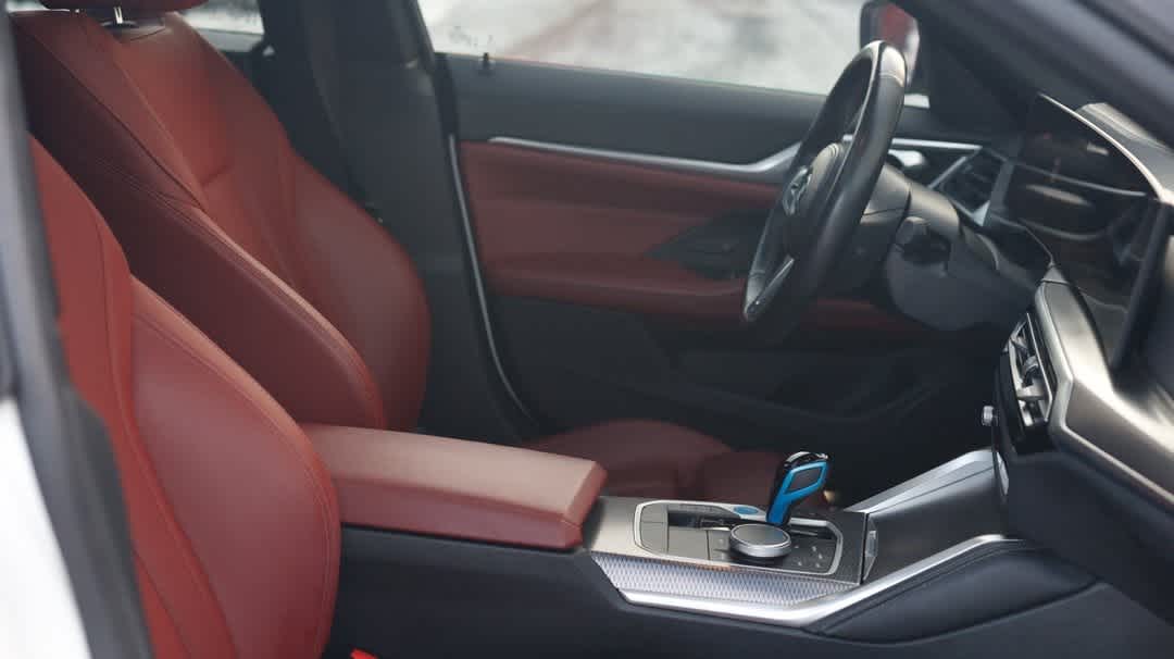 Thumbnail: 2022 BMW i4 - 31