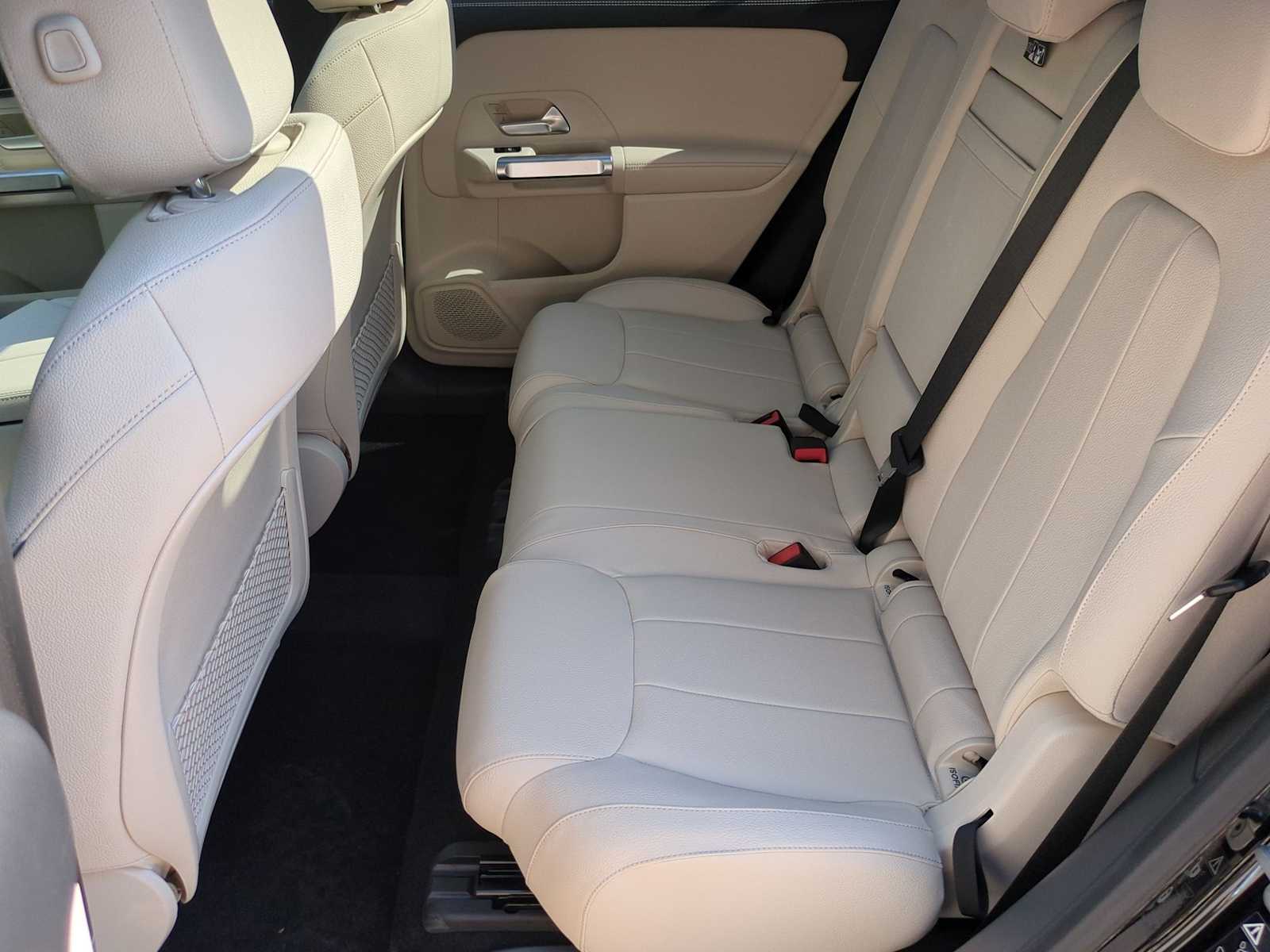 Thumbnail: 2025 Mercedes-Benz GLB - 21