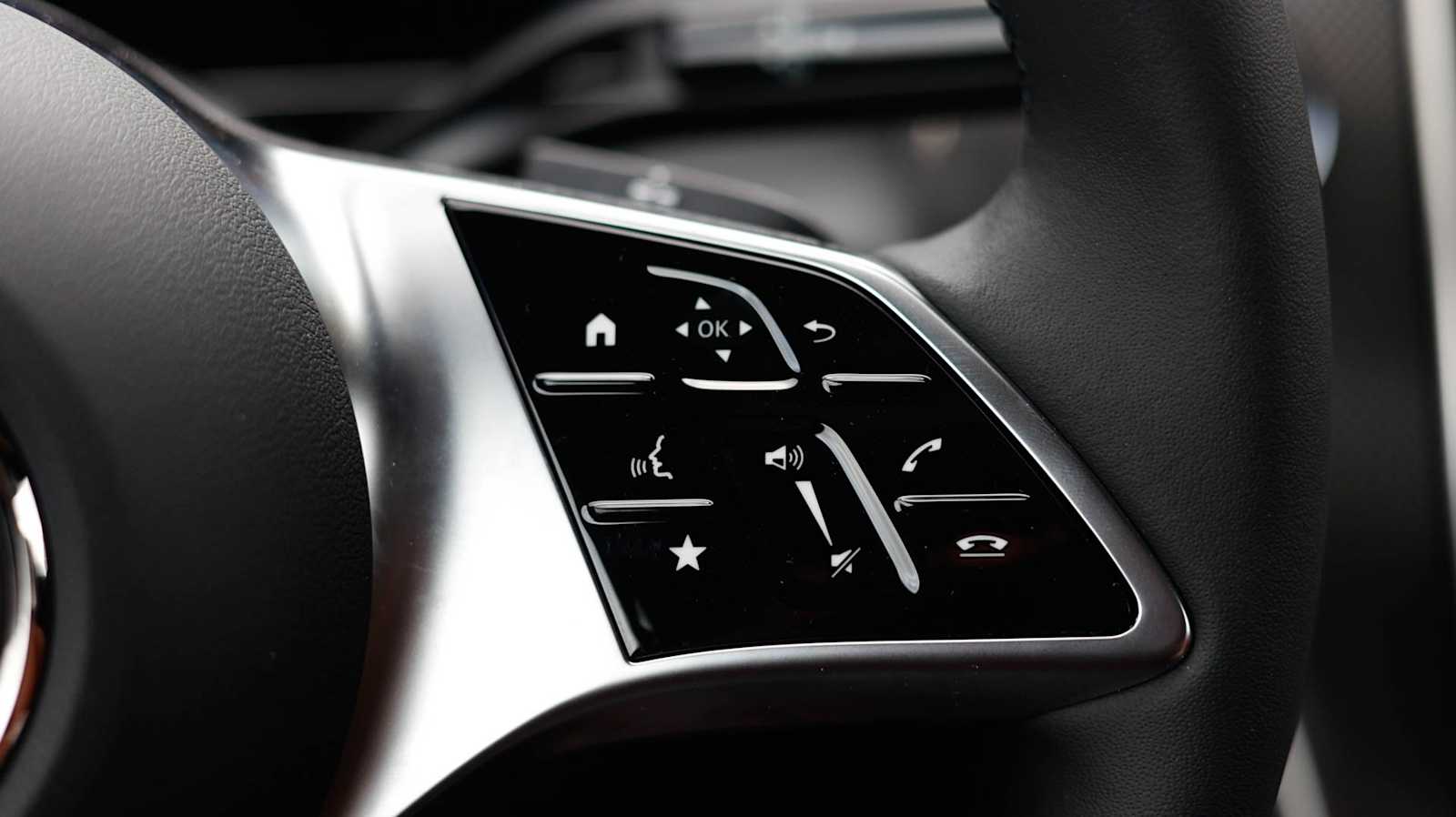 Thumbnail: 2026 Mercedes-Benz GLC - 31