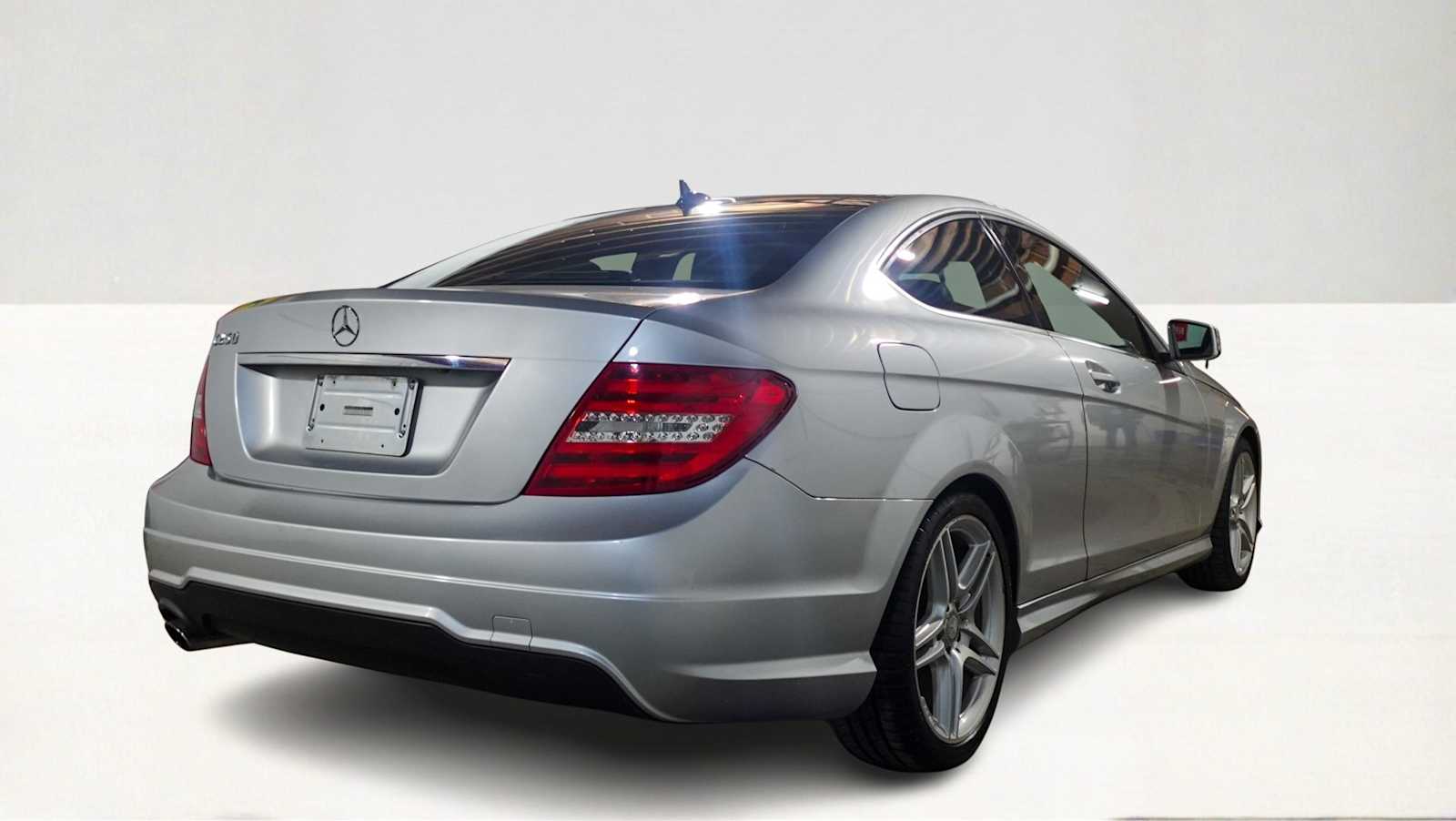 Thumbnail: 2015 Mercedes-Benz C-Class - 4