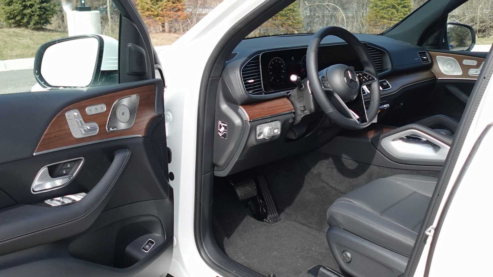 Thumbnail: 2026 Mercedes-Benz GLE - 24