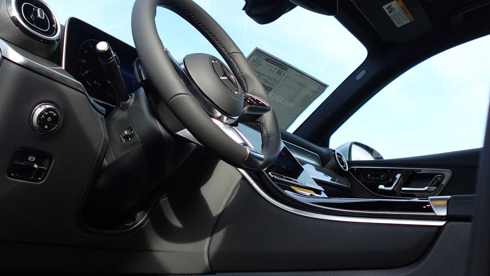 Thumbnail: 2026 Mercedes-Benz GLC - 35