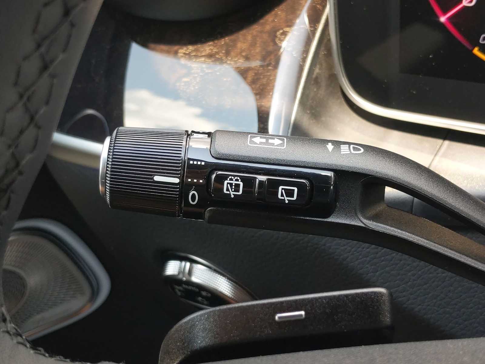 Thumbnail: 2025 Mercedes-Benz GLC - 26