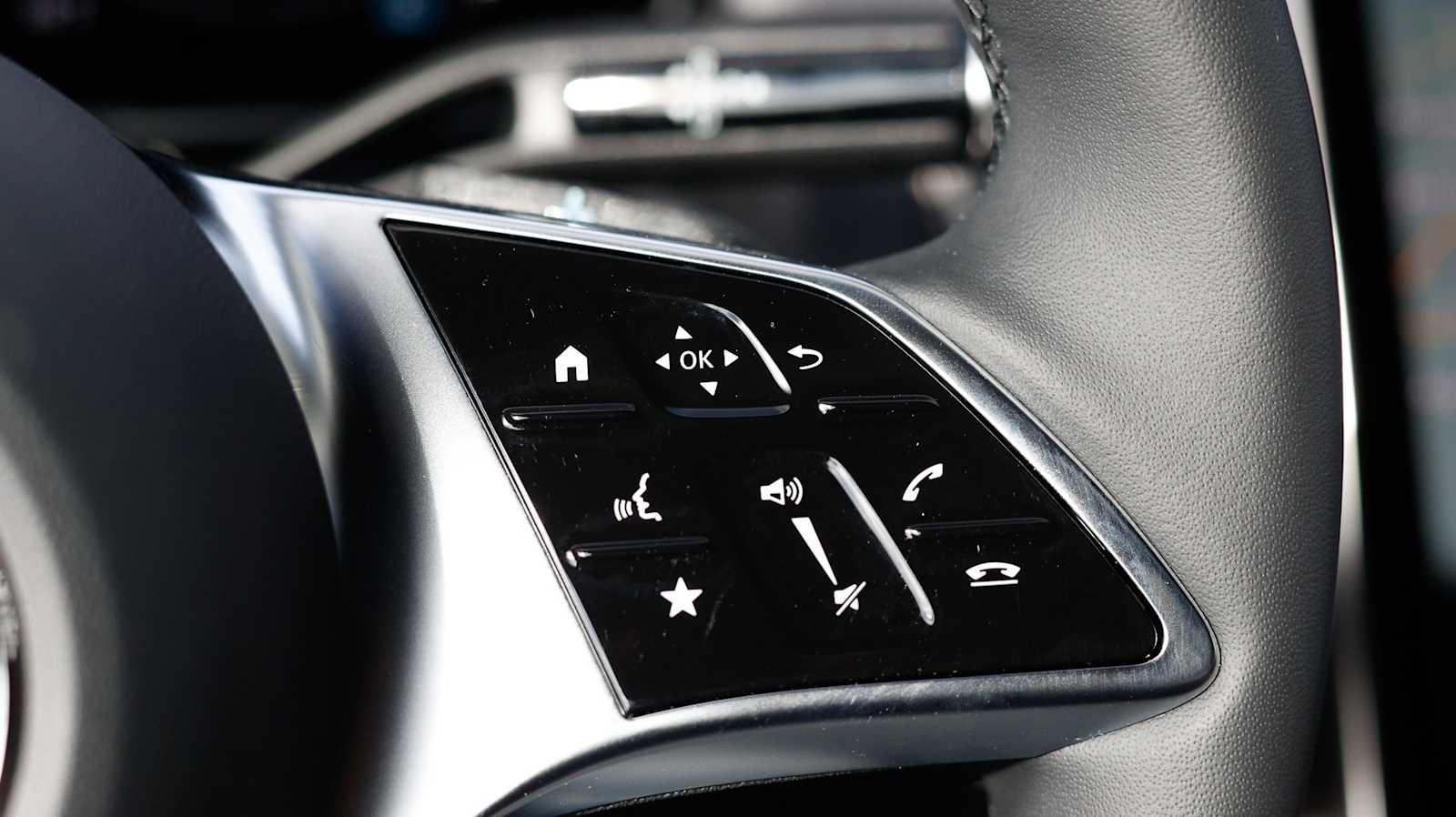 Thumbnail: 2026 Mercedes-Benz GLC - 28