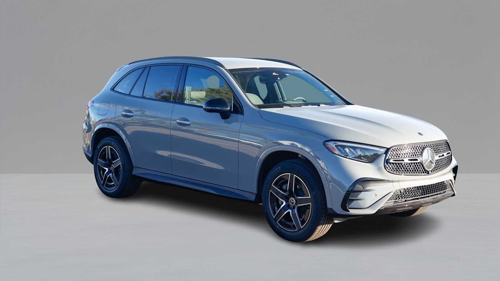 2026 Mercedes Benz GLC 300 4MATIC photo 3