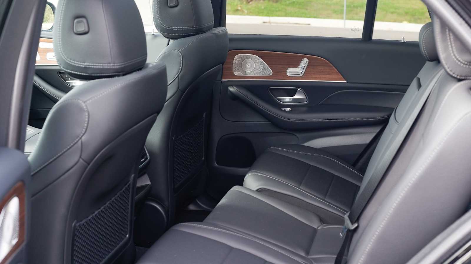 Thumbnail: 2026 Mercedes-Benz GLE - 30