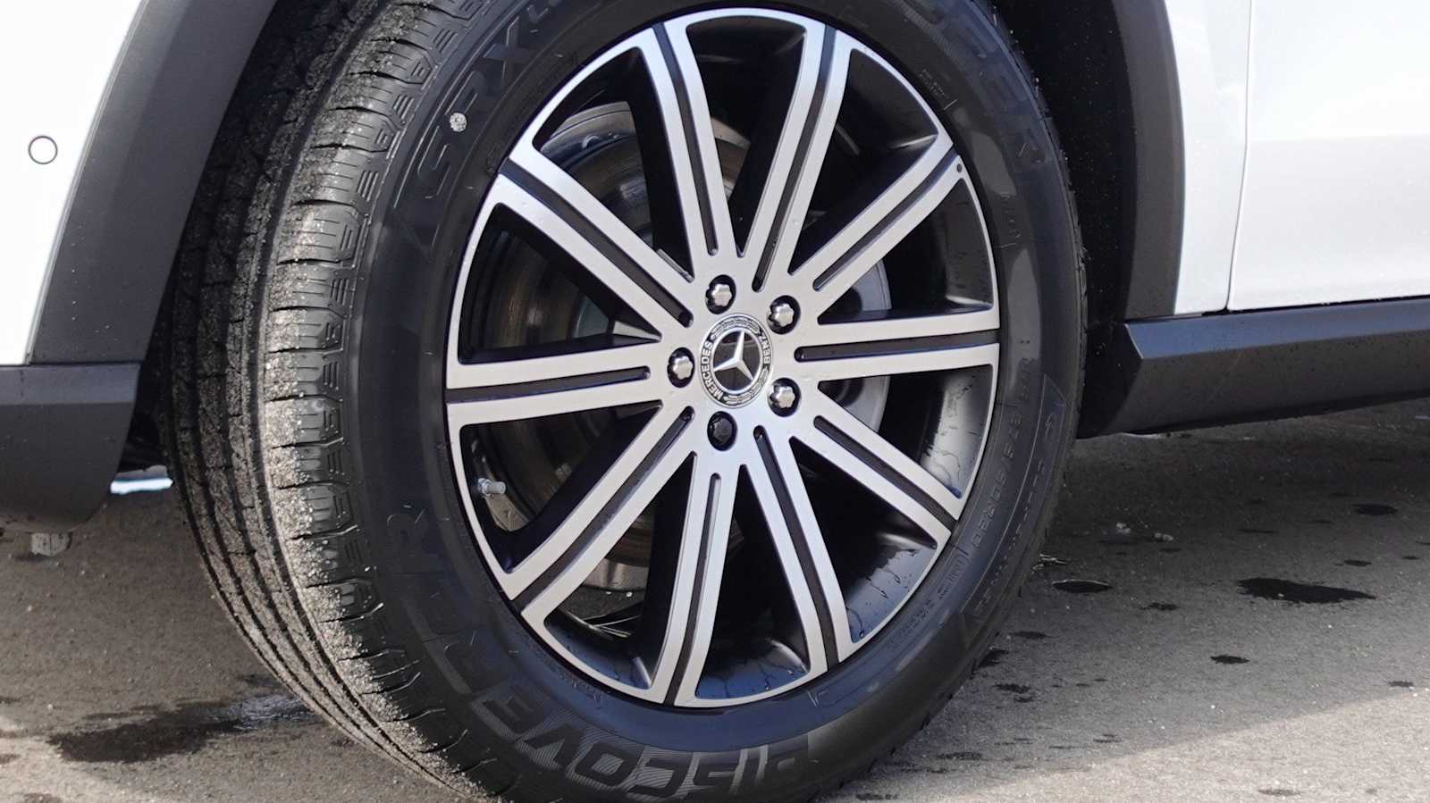 Thumbnail: 2026 Mercedes-Benz GLE - 12