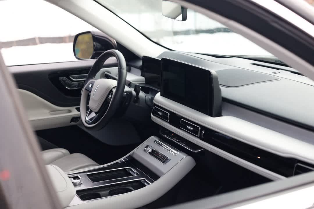 Thumbnail: 2025 Lincoln Aviator - 18