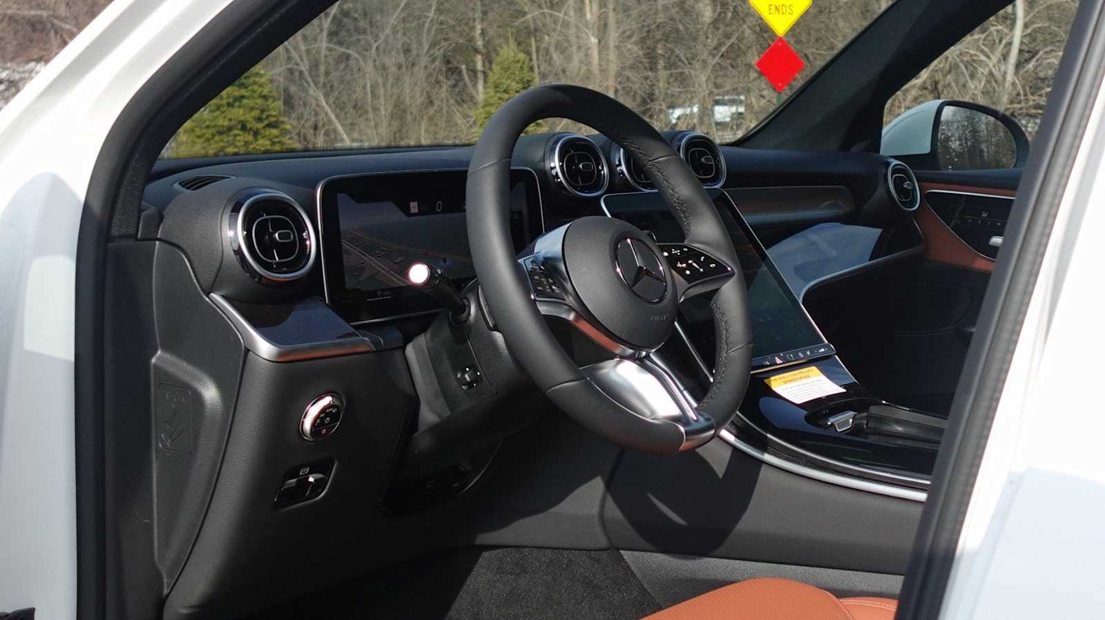 Thumbnail: 2026 Mercedes-Benz GLC - 26