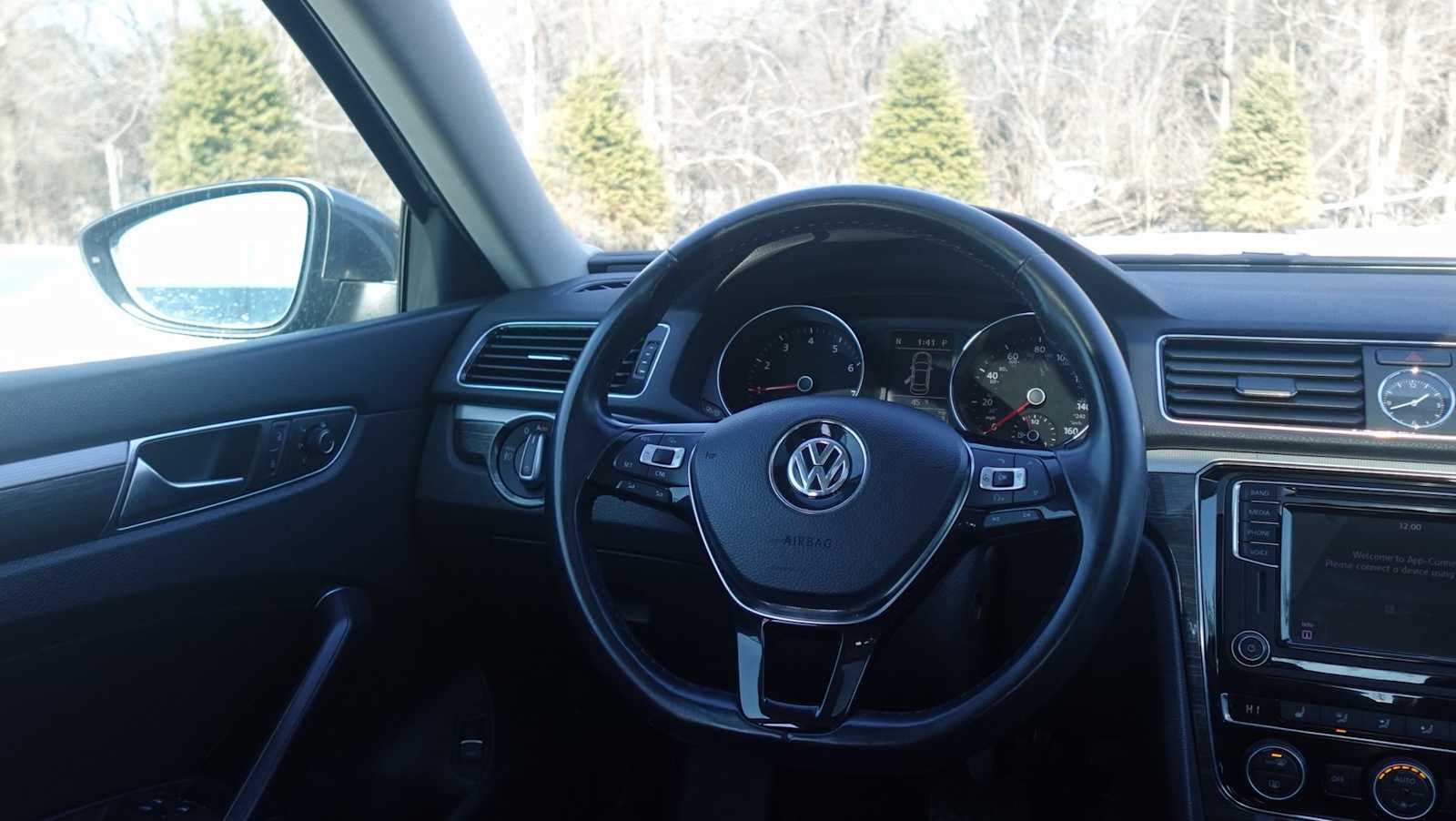 Thumbnail: 2017 Volkswagen Passat - 29