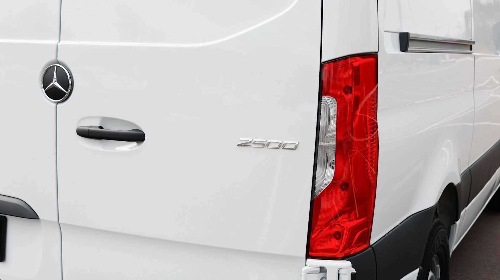 Thumbnail: 2026 Mercedes-Benz Sprinter - 16