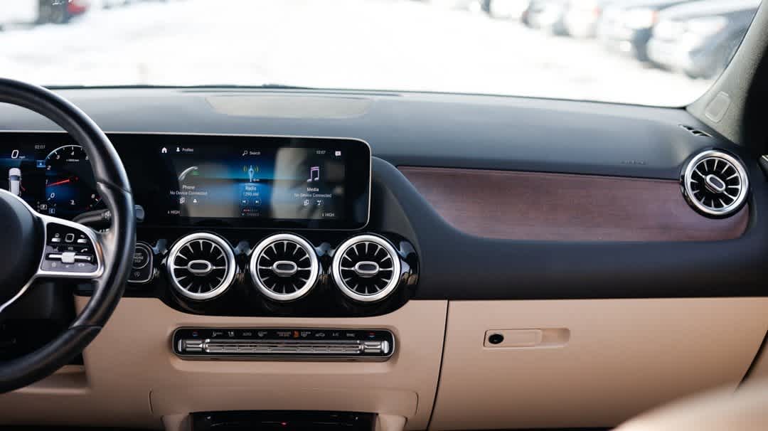 Thumbnail: 2021 Mercedes-Benz GLA - 24