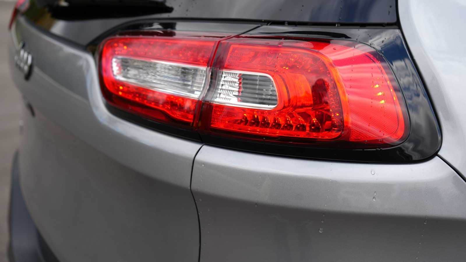 Thumbnail: 2016 Jeep Cherokee - 12