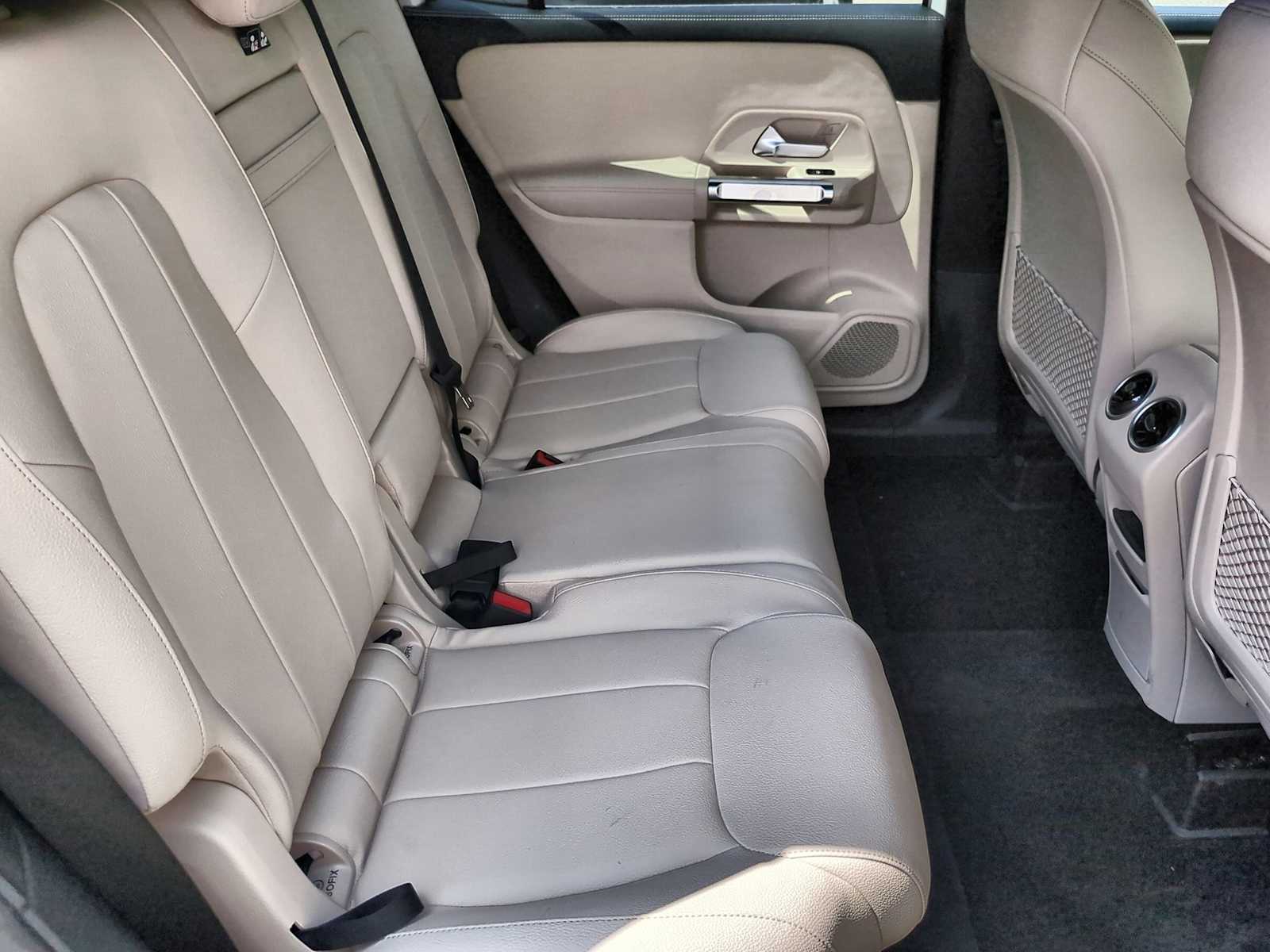 Thumbnail: 2025 Mercedes-Benz GLB - 21