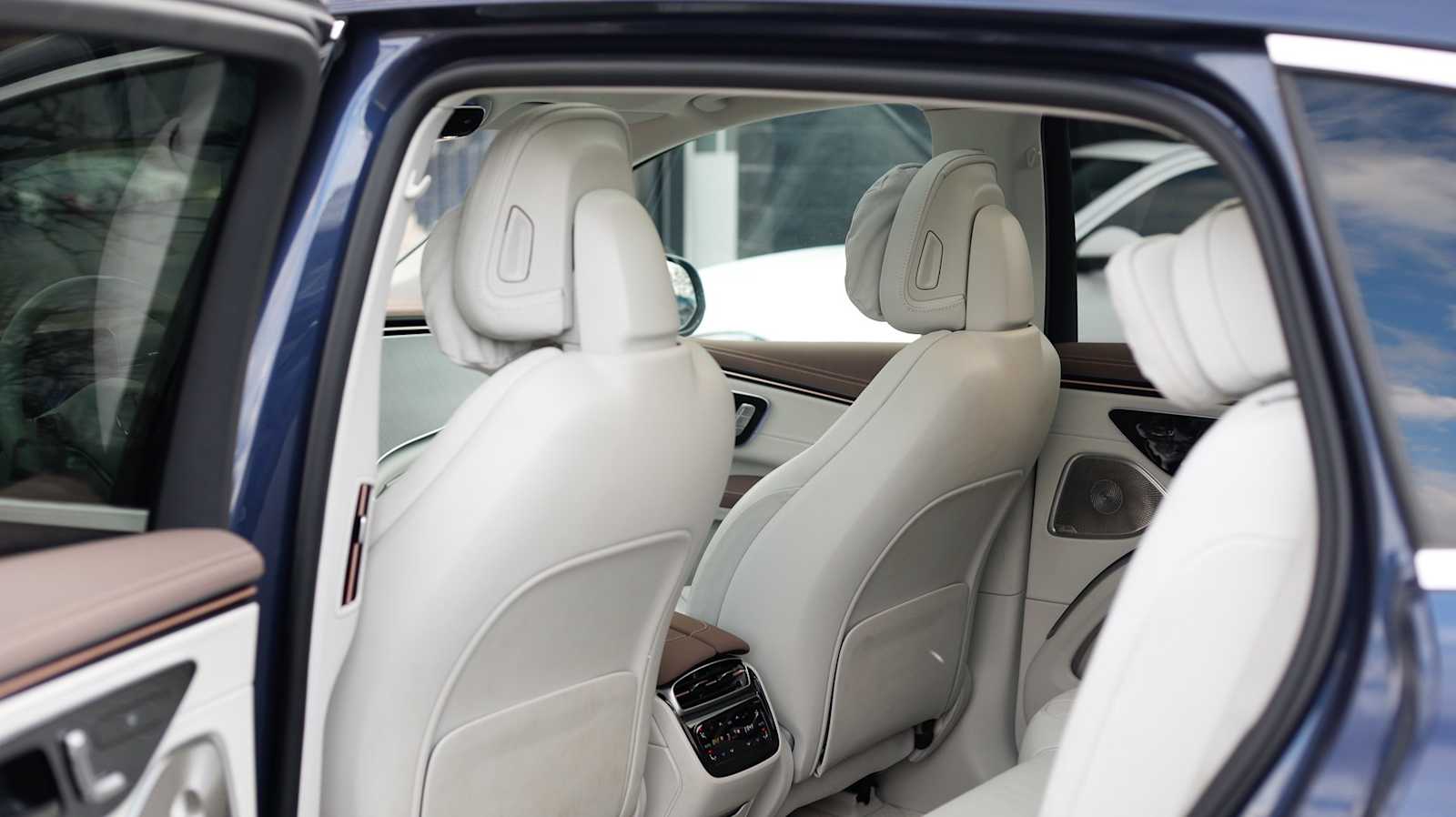 Thumbnail: 2023 Mercedes-Benz EQS - 26