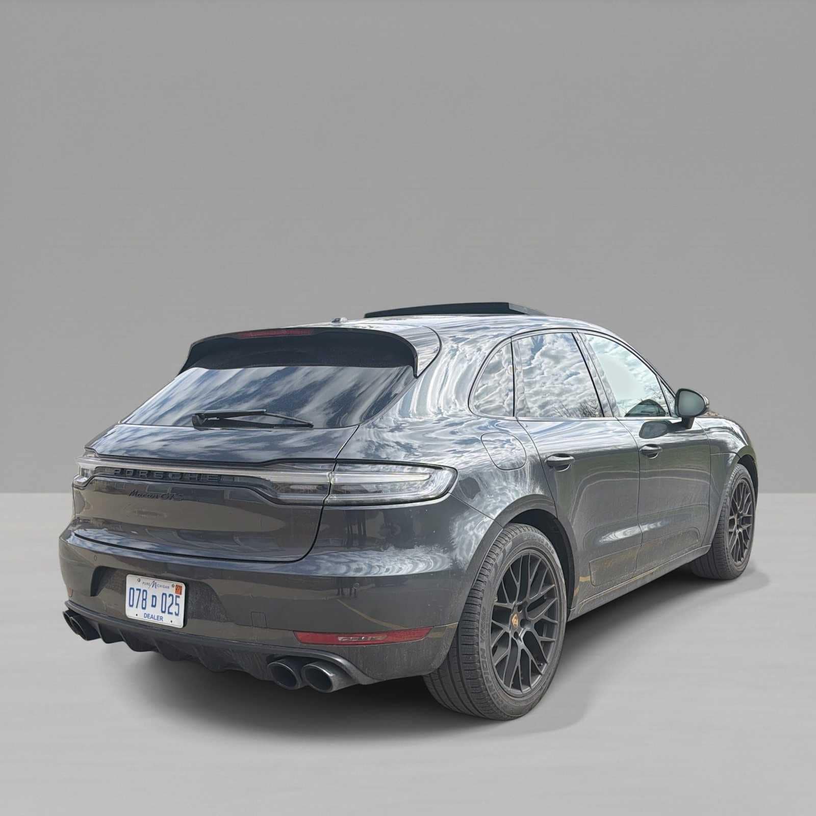 Thumbnail: 2021 Porsche Macan - 3