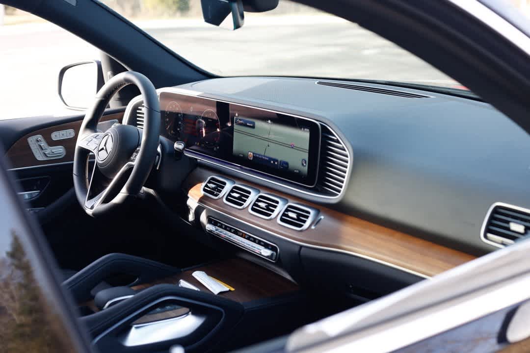 Thumbnail: 2026 Mercedes-Benz GLE - 16