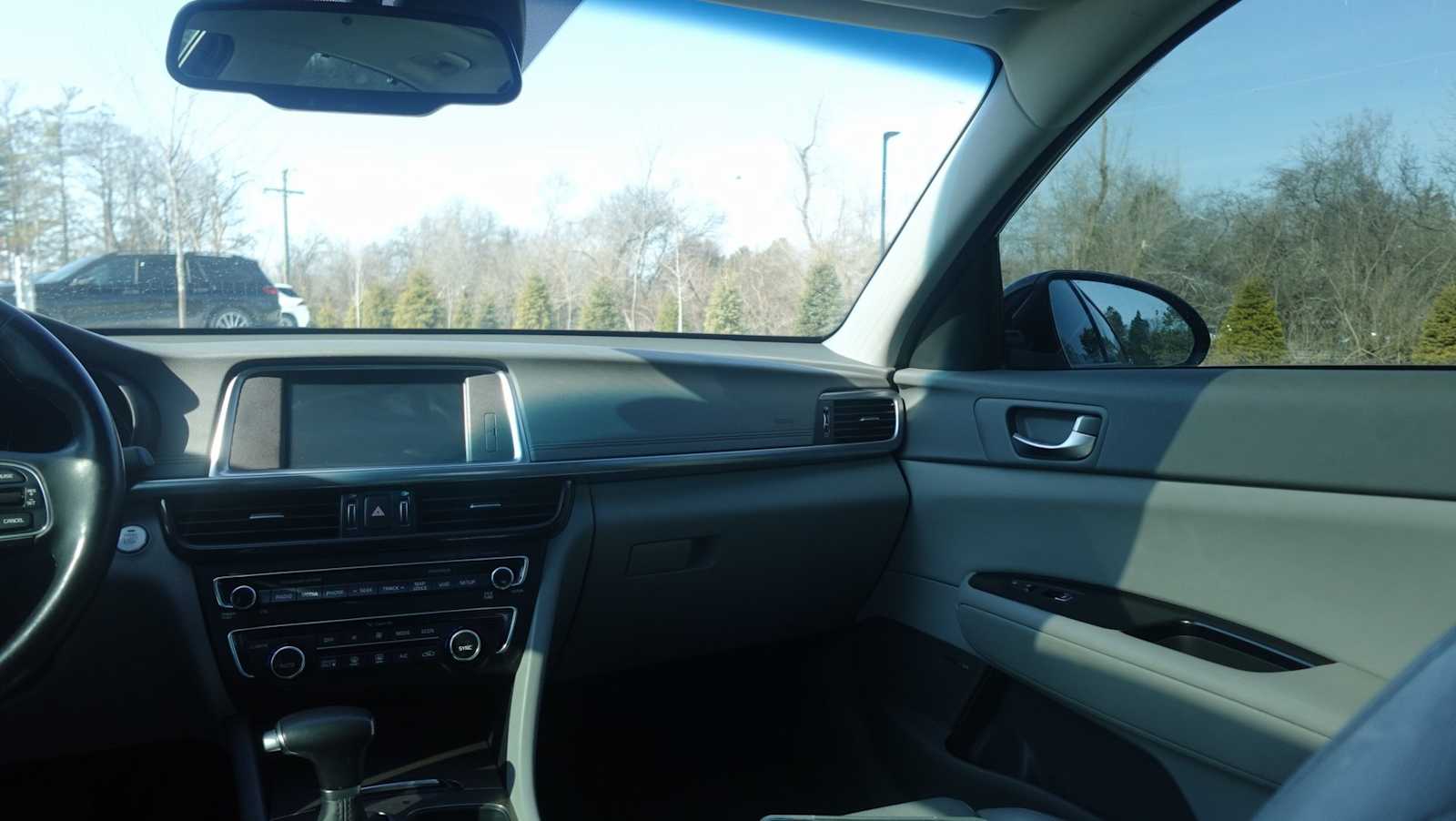 Thumbnail: 2017 Kia Optima - 26